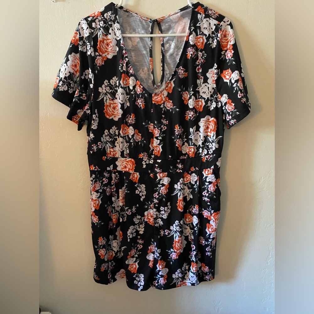 Flower romper with pockets